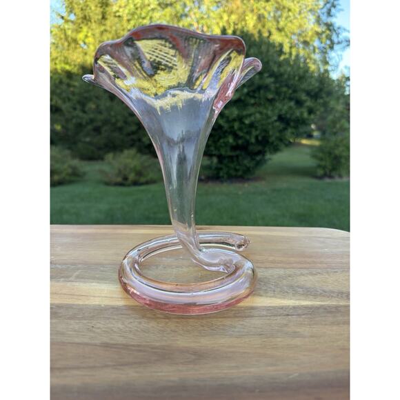 Vintage 1970 Murano Glass Pink Cornucopia Vase Trumpet  Vintage 1970 Murano Glass Pink Cornucopia Vase Trumpet Sculpture H7.75”x W7”